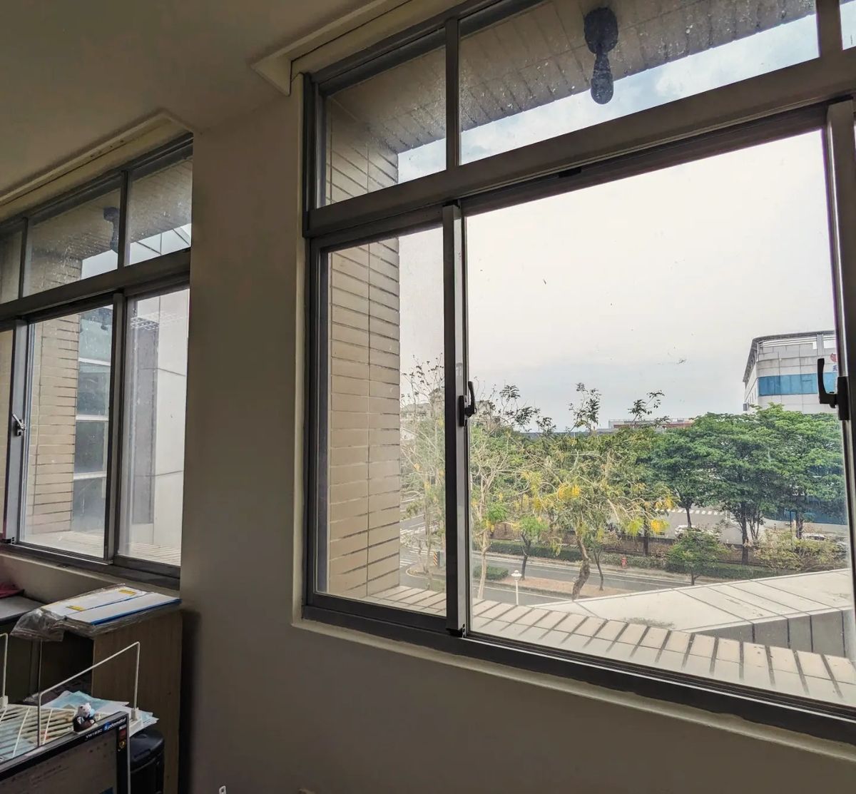 這是新辦公室的窗景，辦公室在農業科技園區的豐和館三樓