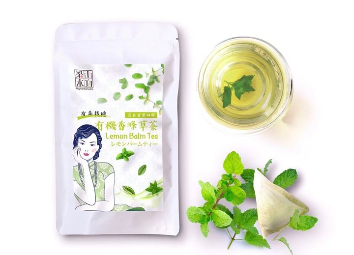 有機香蜂草茶包袋裝與茶湯
