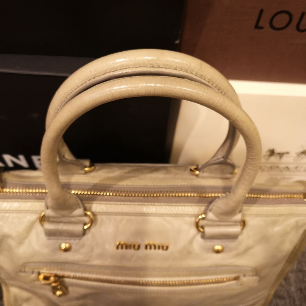 Miu Miu Vitello Shine Tote Bag (SHG-30246) – LuxeDH