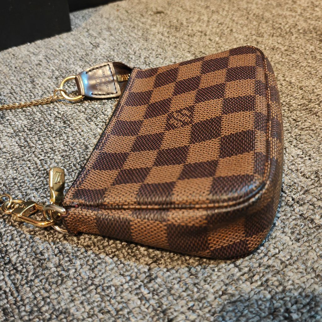 Louis Vuitton Damier Ebene Mini Pochette Accessoires - Klueles