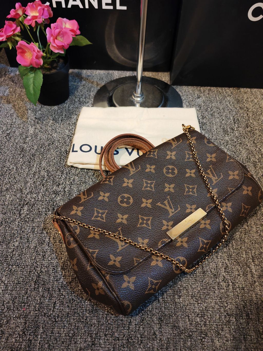 Louis Vuitton Damier Ebene Favorite MM – Luxury Valley Branded Bags KL