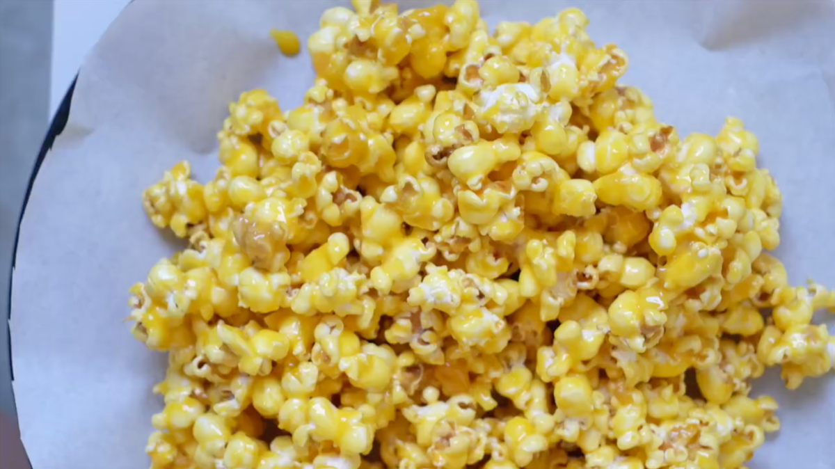 Coconut Oil Popcorn with Salted Egg Sauce