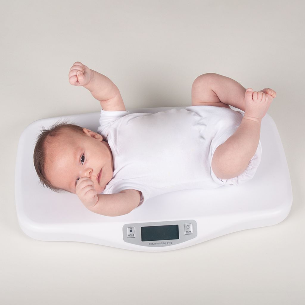 B0125_-_KILO_-_White_Background_-_Baby_on_scale