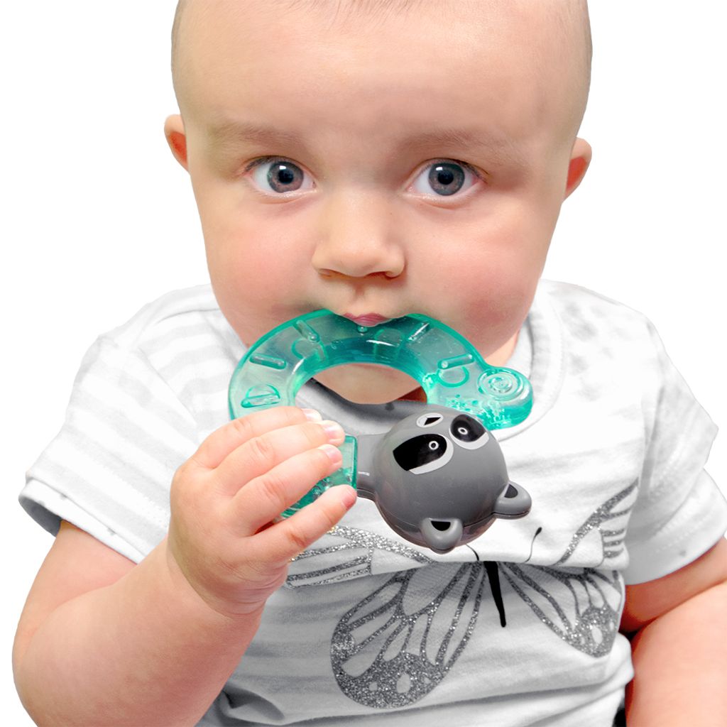 B0149A_-_GUMI_-_White_Background_-_Baby_chewing_on_toy