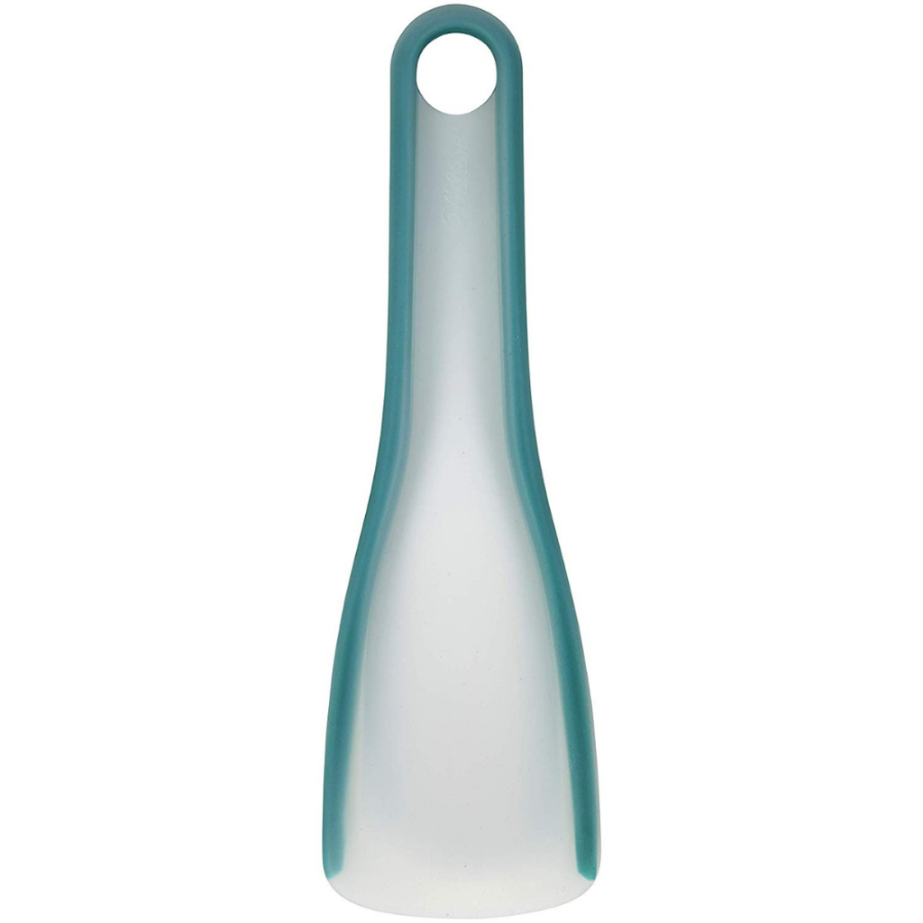 wilton squeeze and pour spatula 3.png