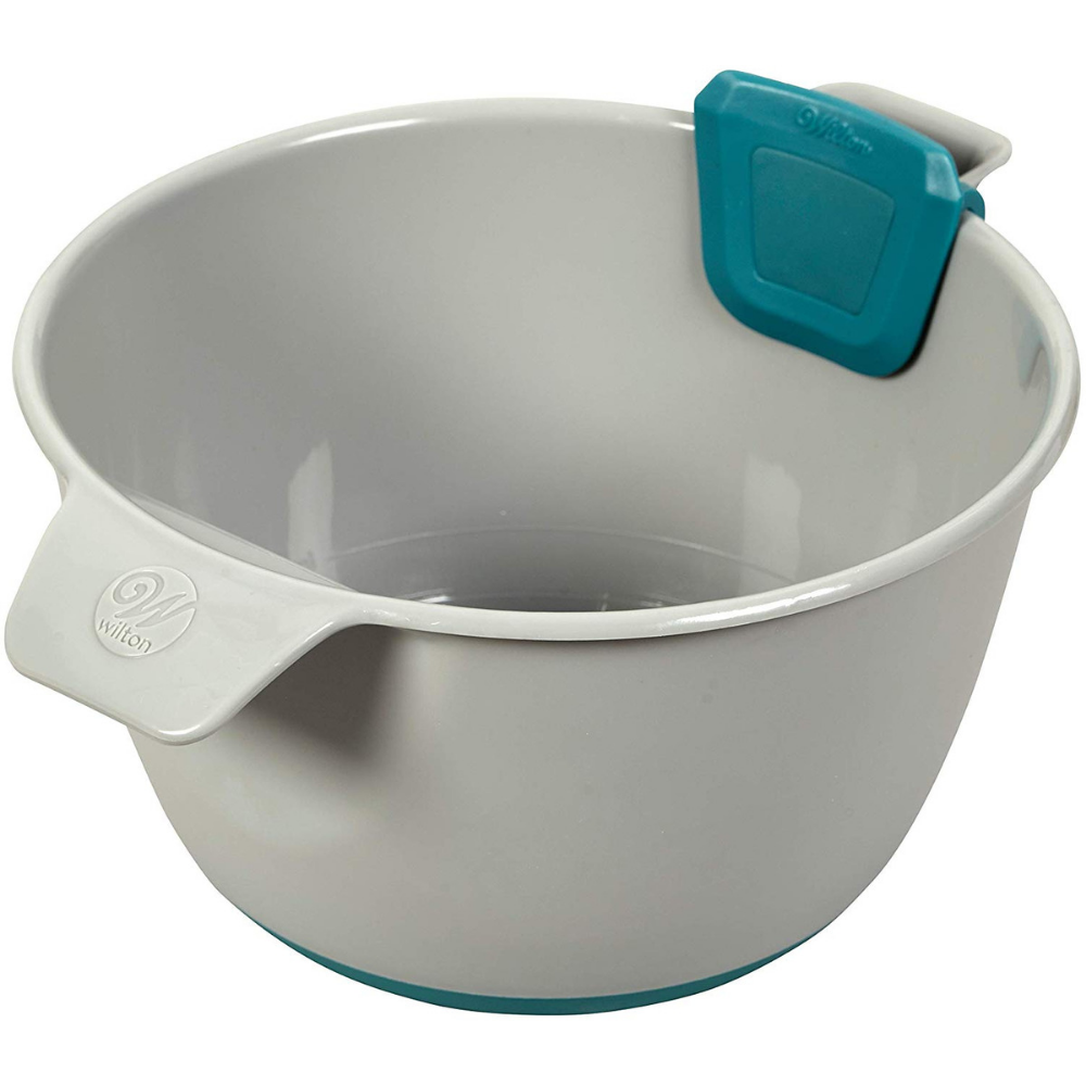 wilton measure & pour mixing bowl 3.png