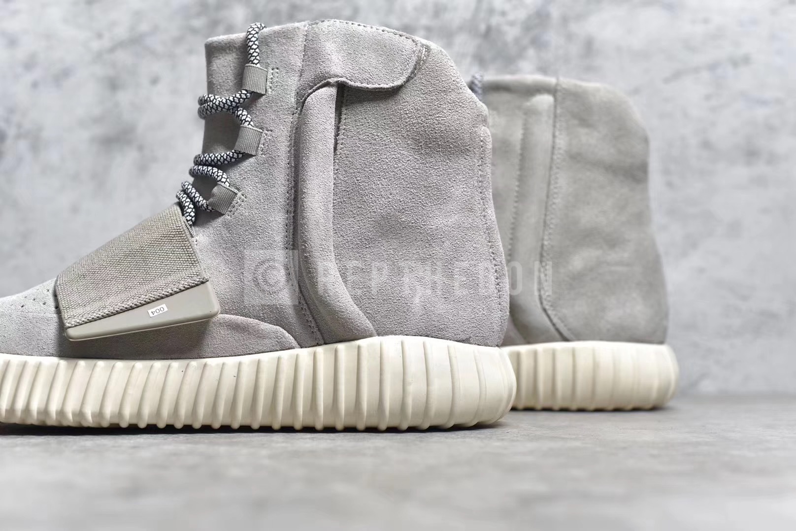 yeezy 750 grey white