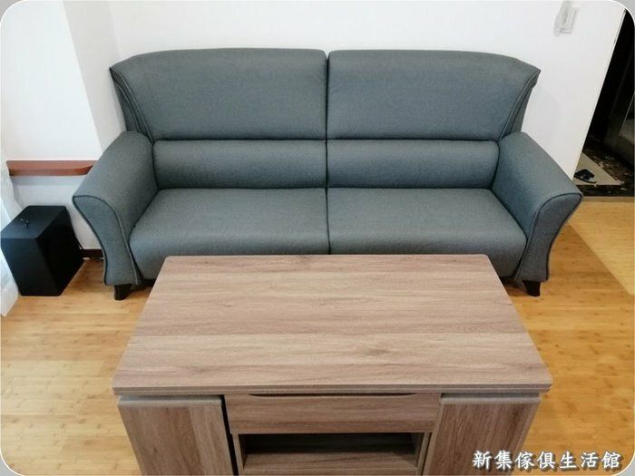 092e0f4a-1ccc-409d-9fc5-0459b79fdb3d.jpg