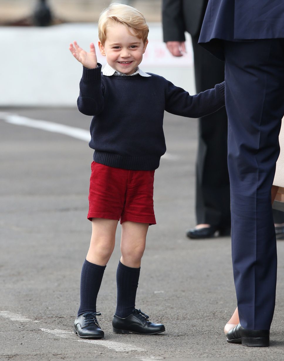 APR01_The-Duke-and-Duchess-of-Cambridge-Prince-George-and-Princess-Charlotte-attend-a-ceremony-to-mark-their-departure