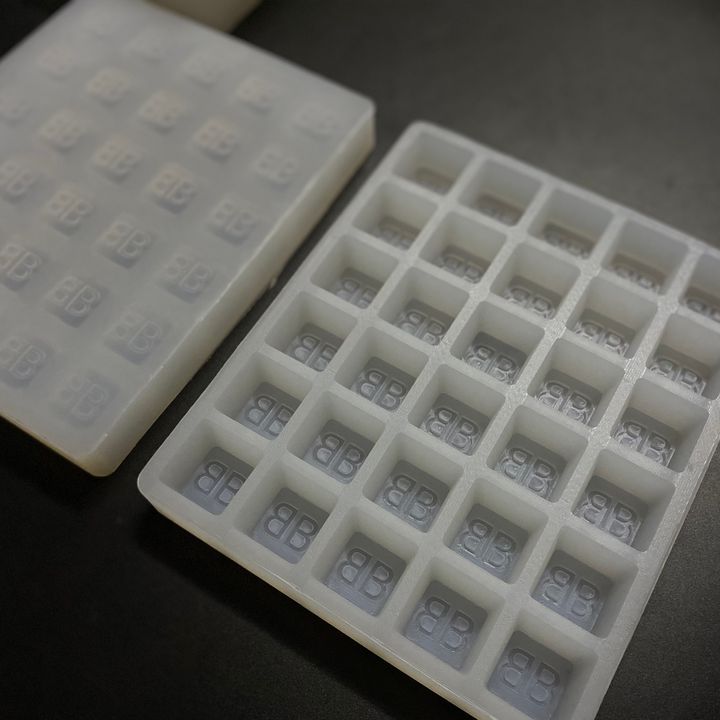 Balenciaga Silicon 1