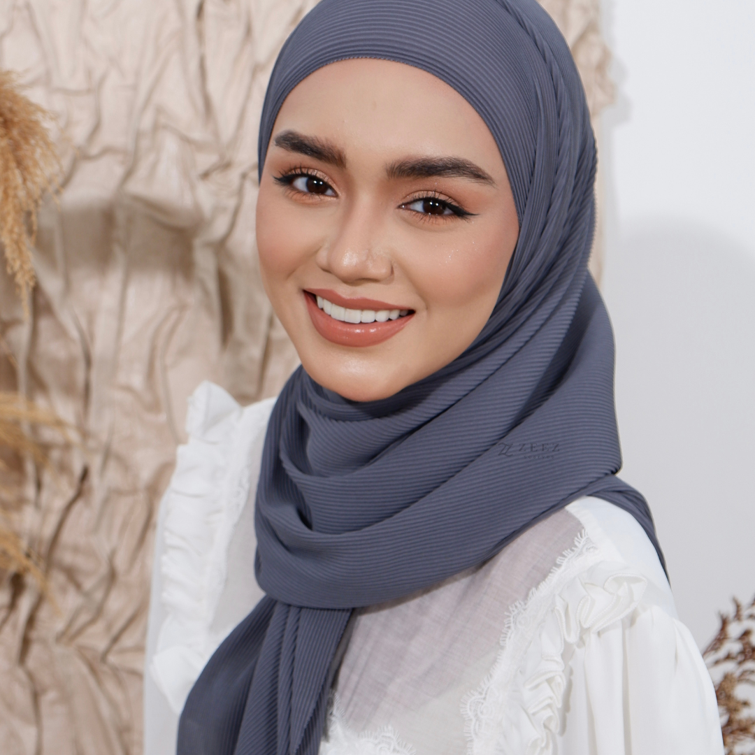 pleated shawl neelofa
