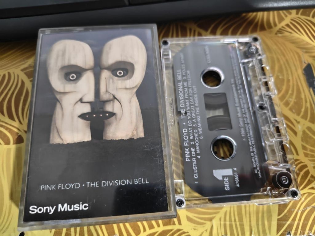 PINK FLOYD The Division Bell Cassette Tape