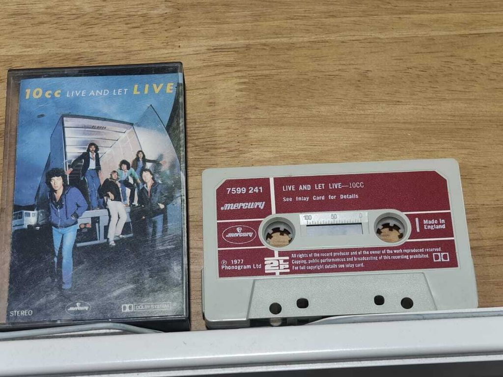 10CC Live And Let Live CASSETTE TAPE