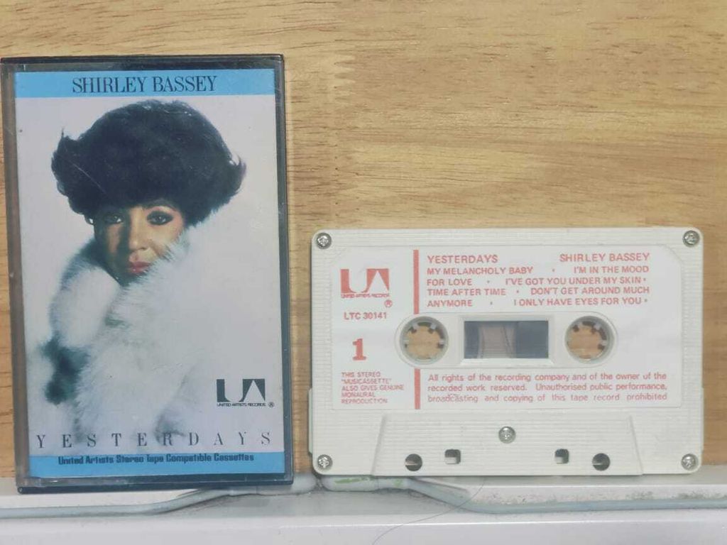 SHIRLEY BASSEY Yesterdays CASSETTE TAPE