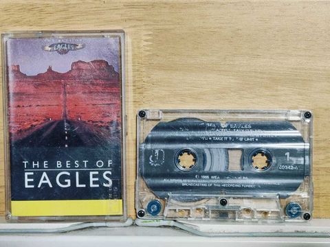 EAGLES The Best of Eagles CASSETTE TAPE