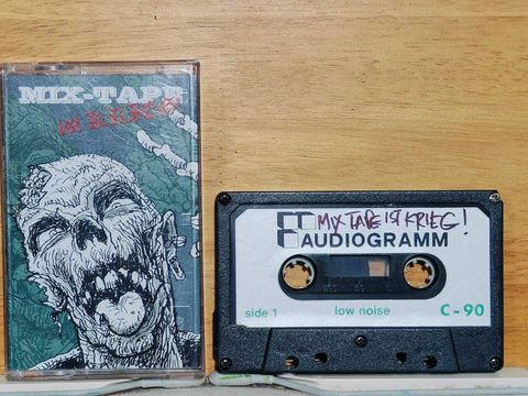 Various MIX_TAPE is Krieg CASSETTE TAPE Fan-Dubbed