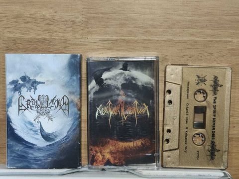 GRAVELAND NOKTURNAL MORTUM The Spirit Never Dies SPLIT CASSETTE TAPE Gold tape slipcase