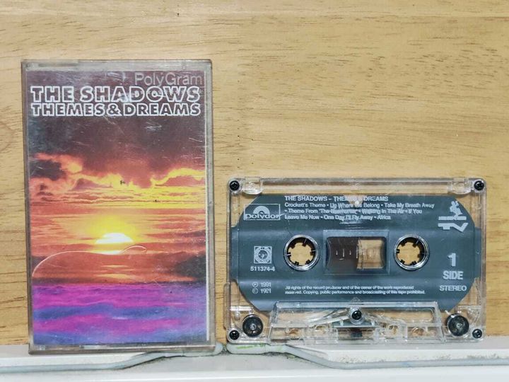 THE SHADOWS Themes & Dreams CASSETTE TAPE
