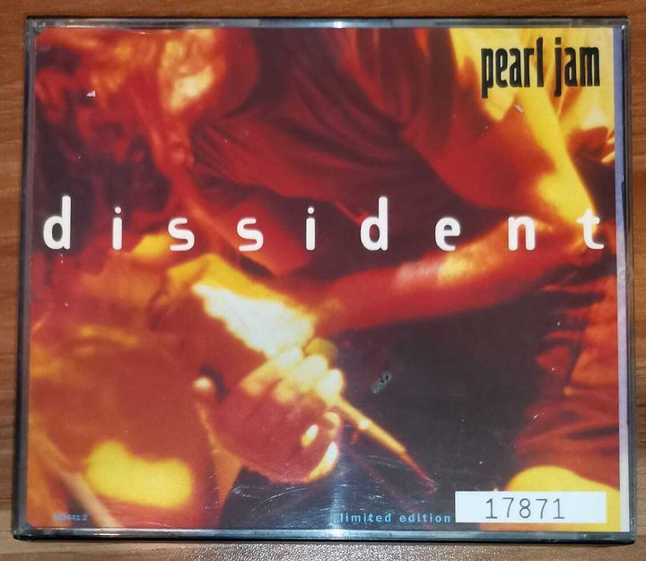 (Used) PEARL JAM Dissident 2CD Single-WhatsApp Image 2024-08-03 at 18.02.31