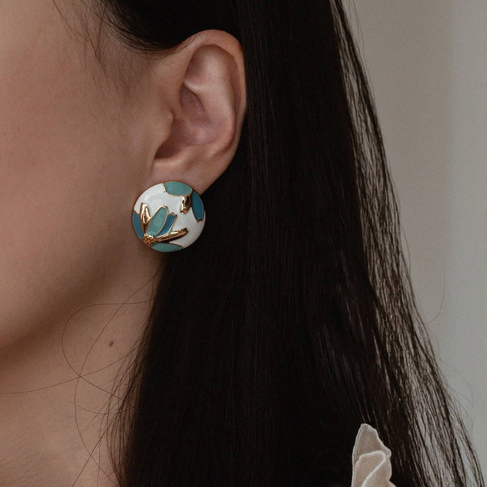 select-vintage-floral-button-earrings