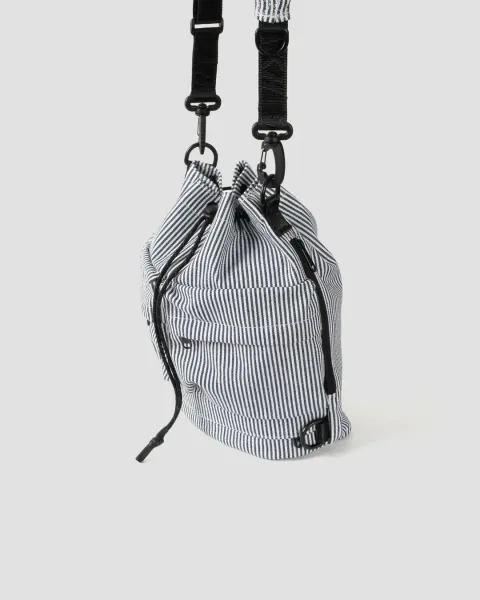 SixPocketsShoulderBag_StripNavy_1_1080x