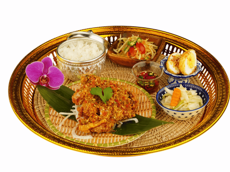 小食泰椒麻雞腿排餐盤