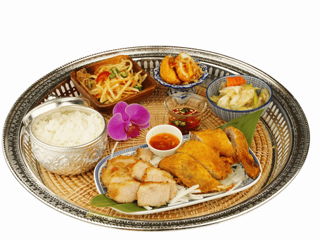 小食泰肉多多雙拼餐盤