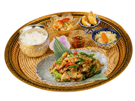 小食泰爆炒雙椒豬五花餐盤
