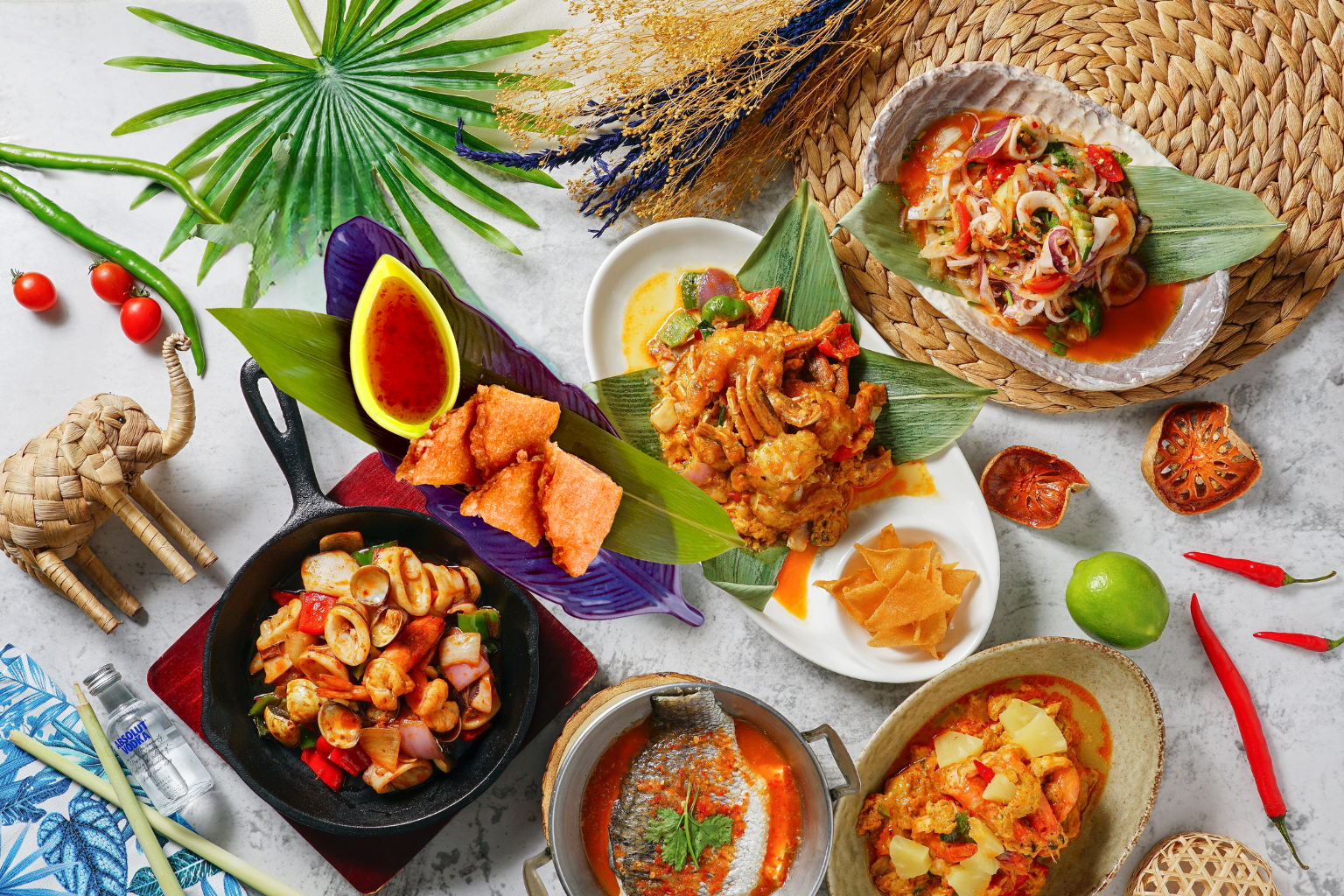 3-4peoplesharingmeal