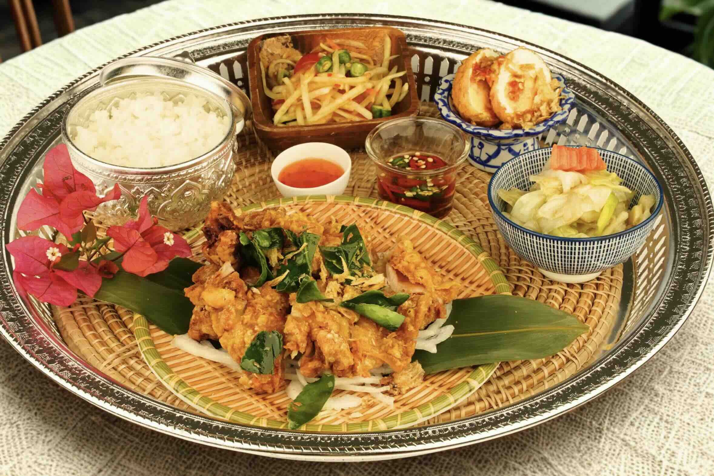 deepfriedchcikenthighwiththaichilisauce-lunchbox-1