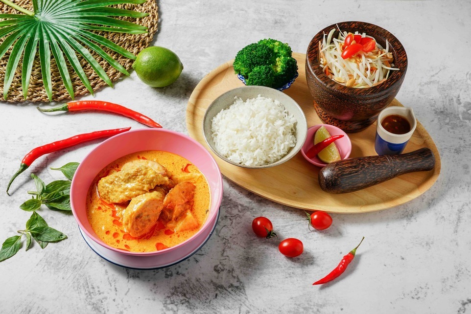 thaiyellowcurrychickenthigh-lunchbox