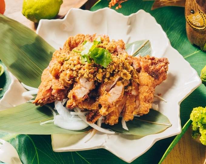 deepfriedchickenthighwiththaichilisauce-alacarte