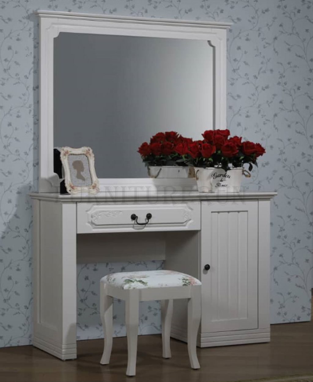 thcvictoria2dresser.jpg