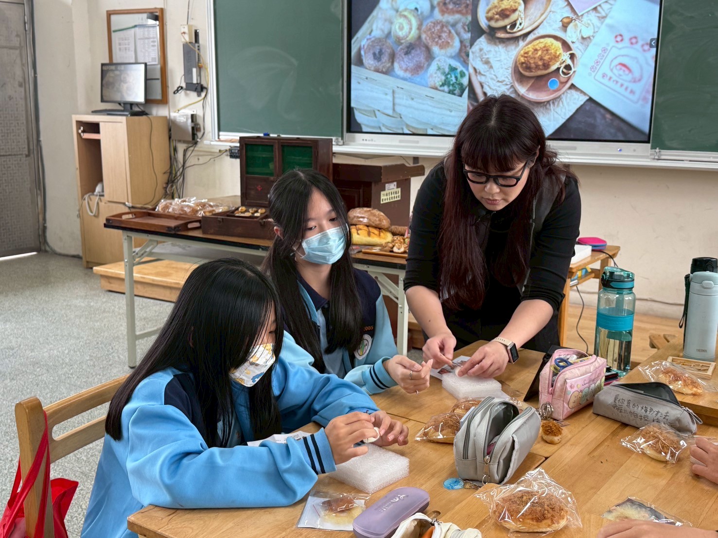 F33595B2-8BDE-4225-A305-437926879B0D