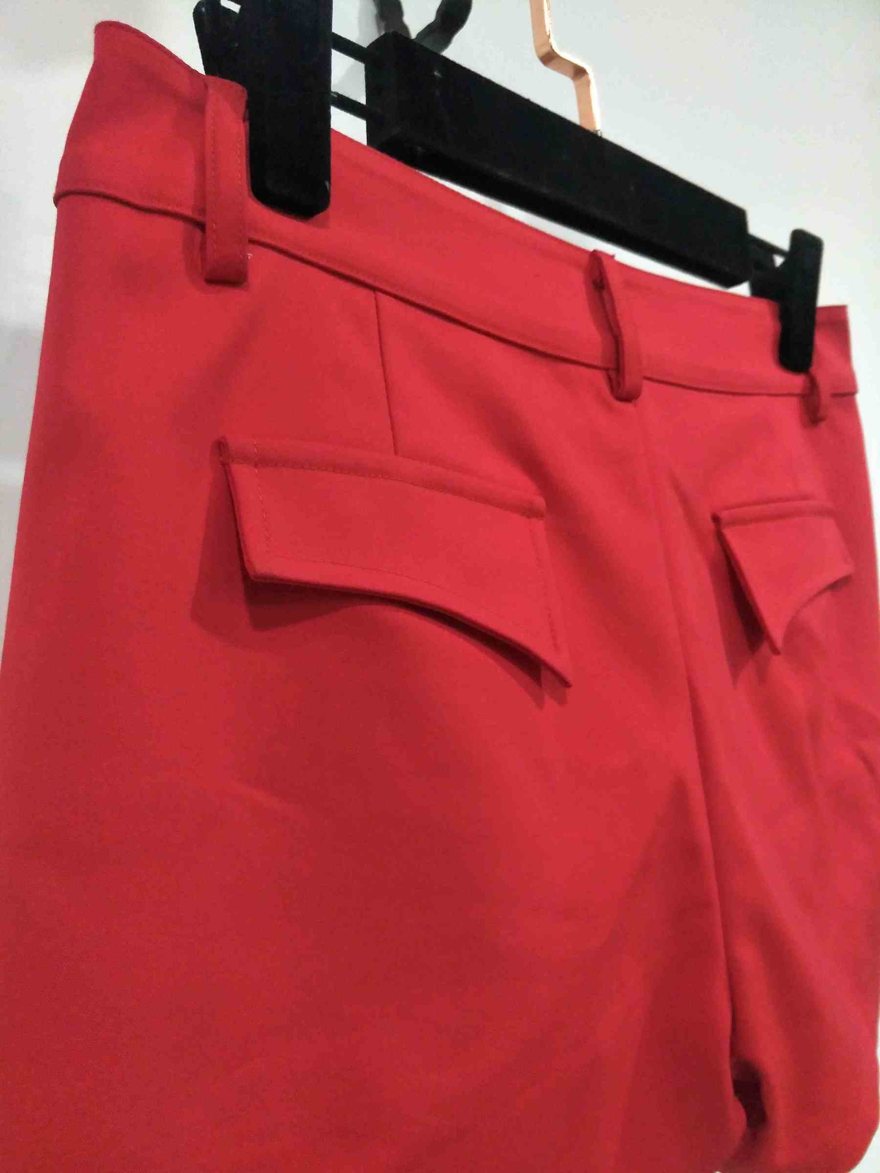 Latest red shorts designer fashion with casual shorts style button on pocket for cheap shorts odm oem service (7).jpg