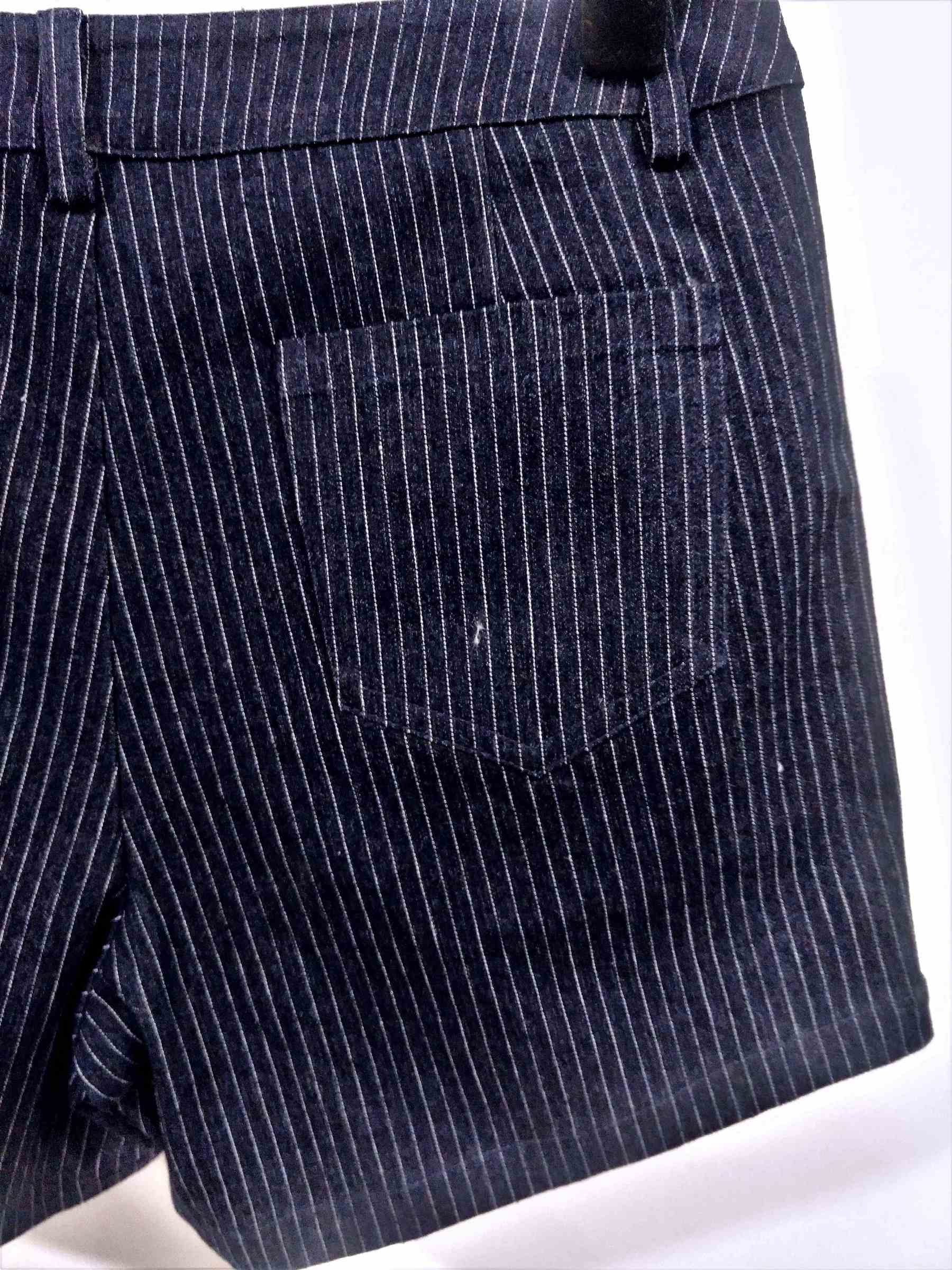White star hem pattern shorts with striped shorts in navy ladies fashion for mini shorts (1).jpg