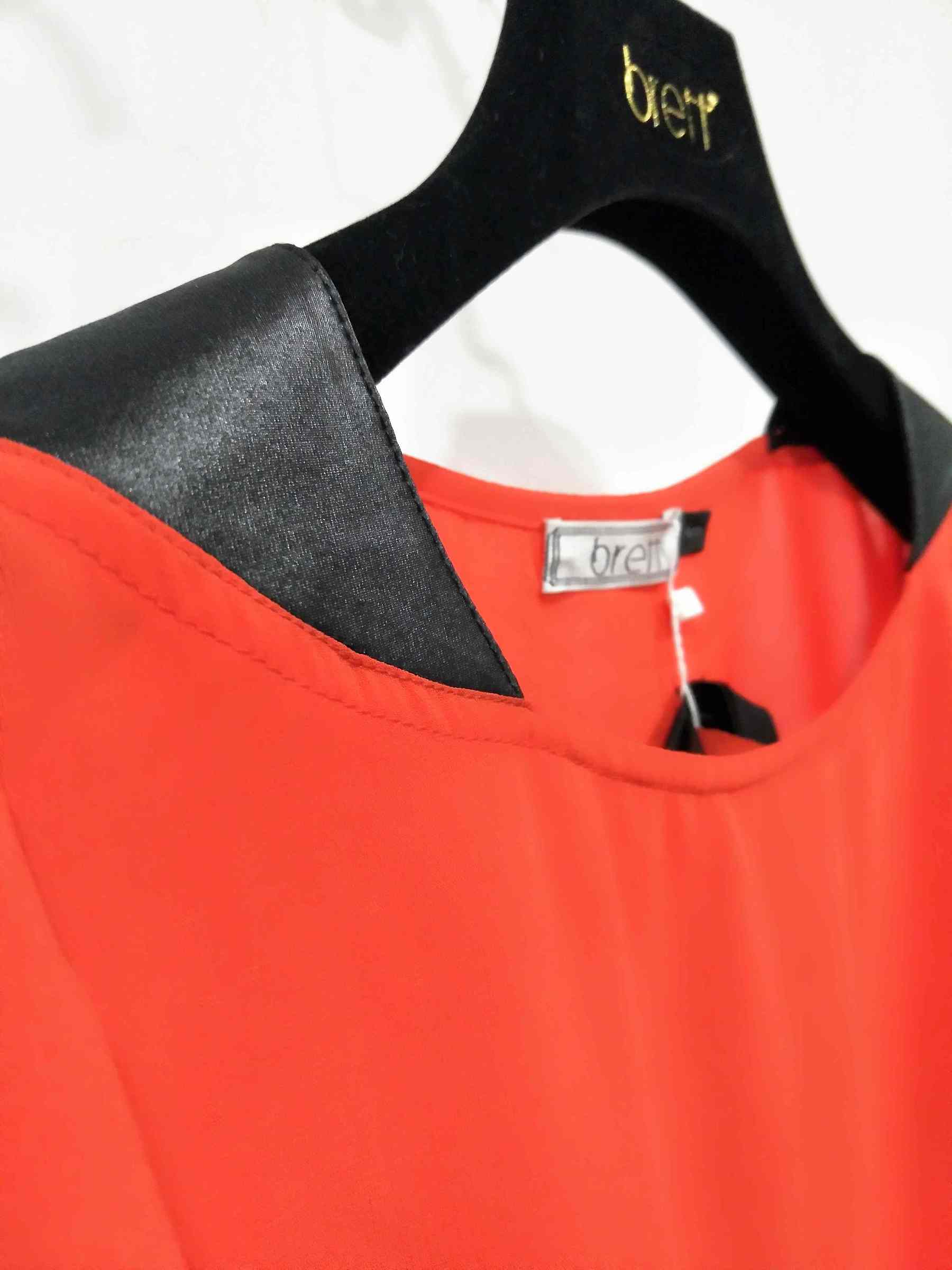 Latest ladies orange tops long sleeve with elastic hem tops for wholesale tunic tops and black leather (8).jpg