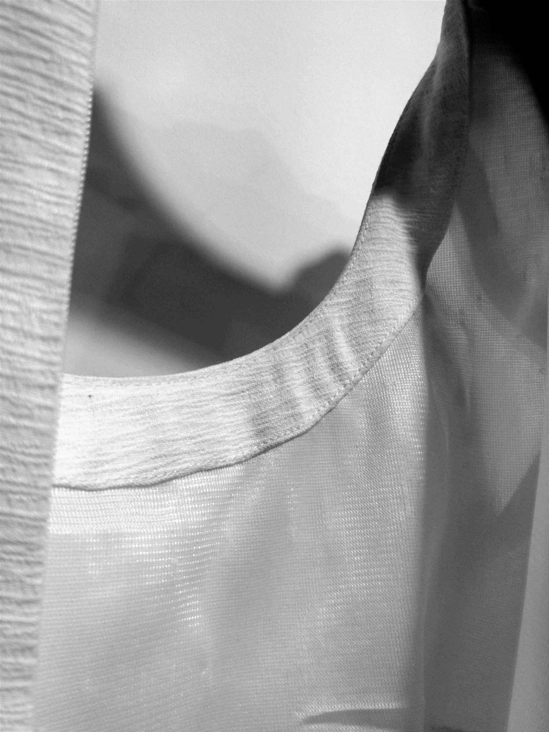 Ladies fashion Cocktail dress Design White Sleeveless Ladies Cocktail Dress with Pearls and Rhinestones Decoration (Copy).jpg
