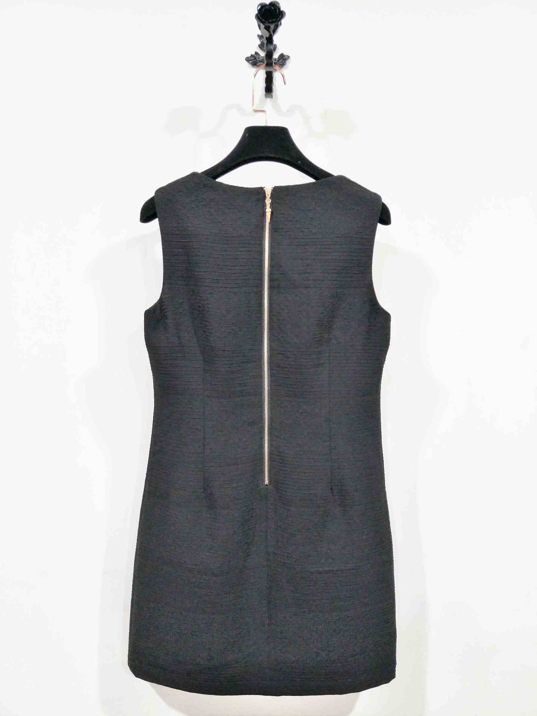 E63277LD-黑色梭織小緹花星星貼片釘珠連衣裙-成衣代工 (6).jpg