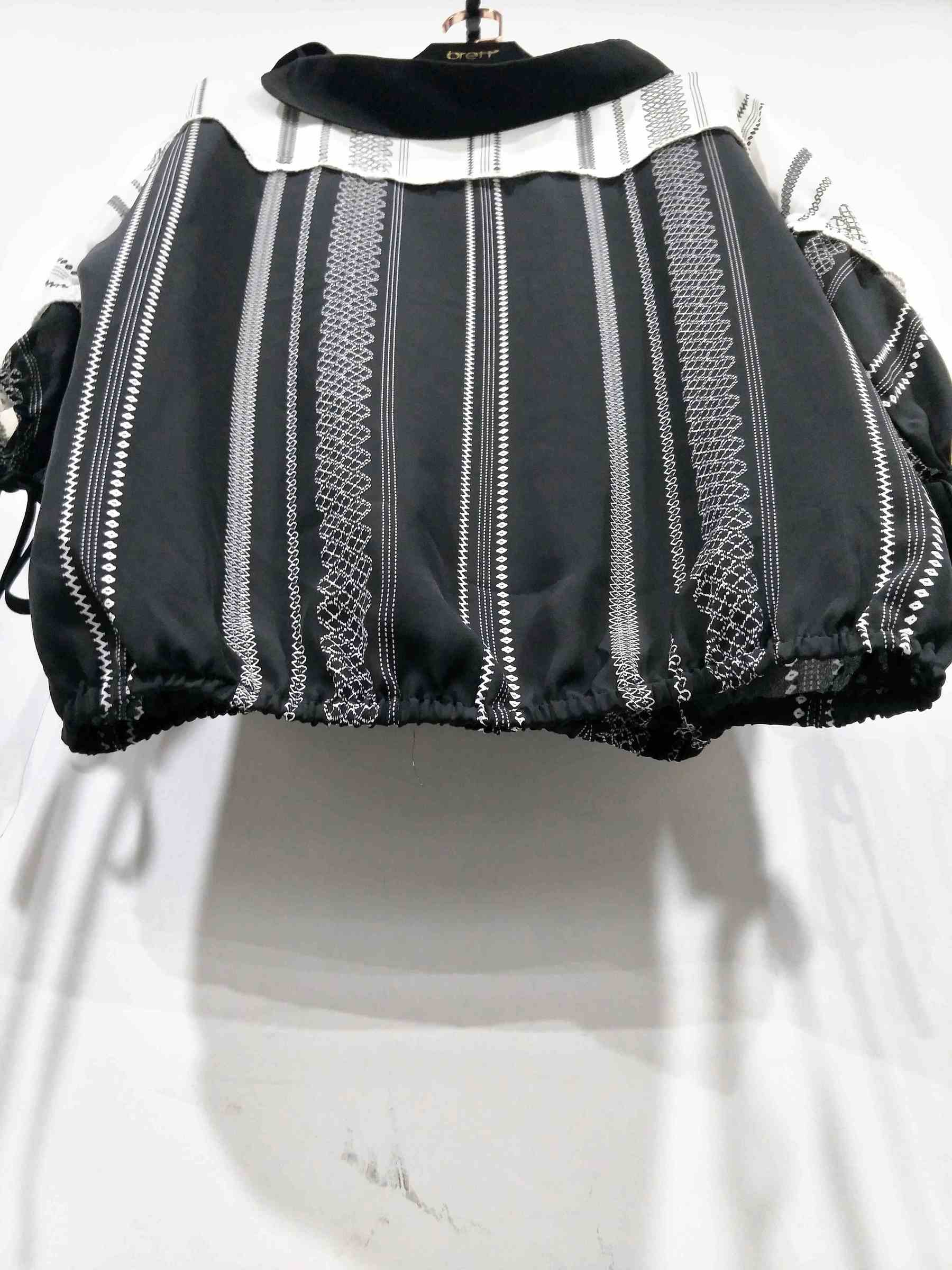 E62986SD-變化領雪紡袖口綁帶上衣-服裝代工 (9).jpg