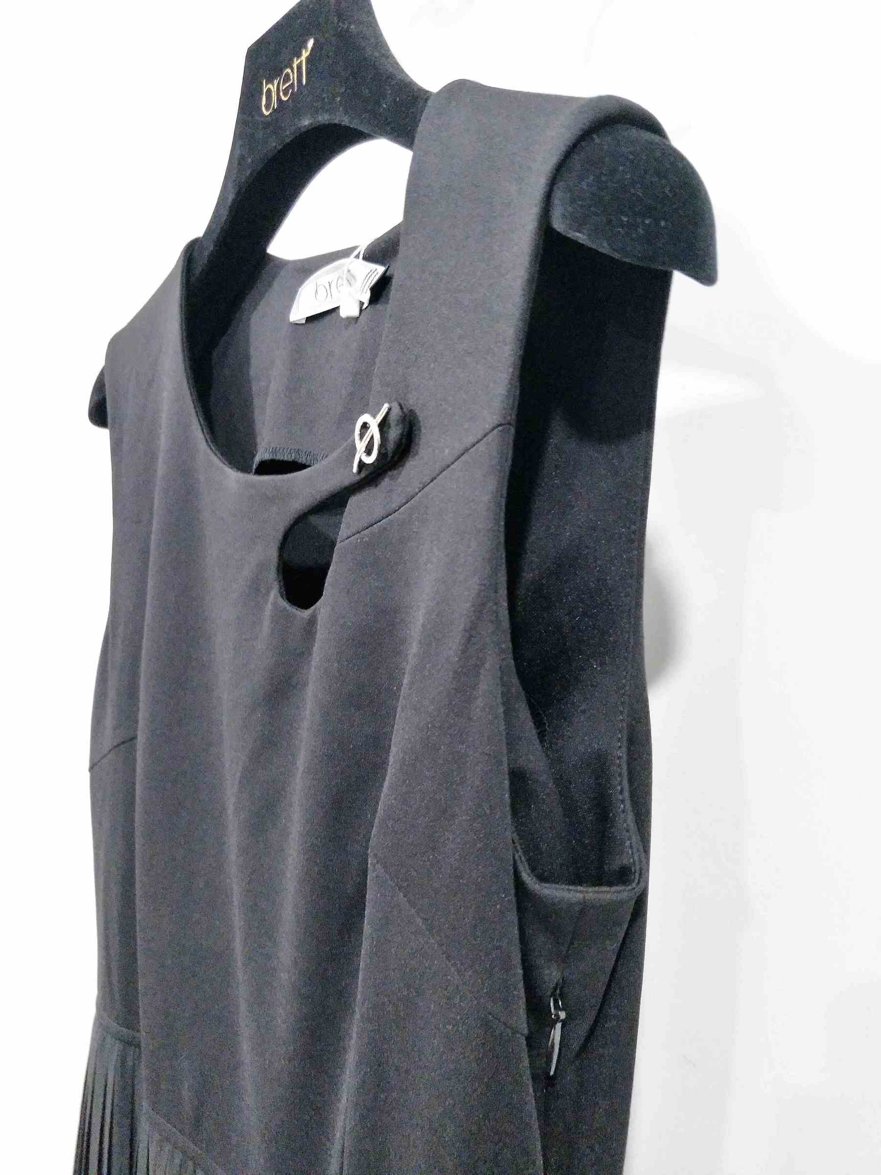 E62976LD-黑色無袖cut out壓褶連衣裙-女裝代工 (7).jpg