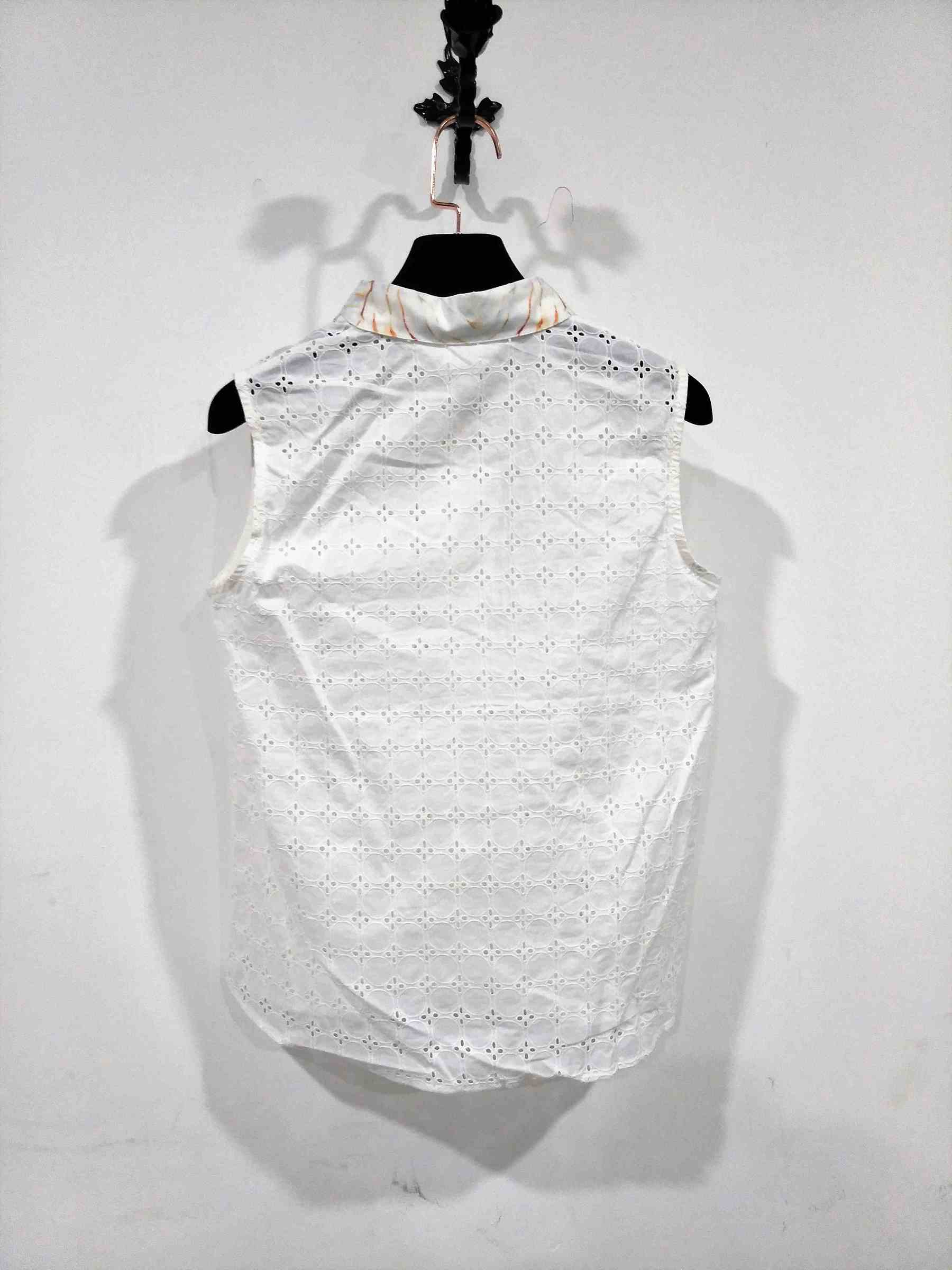 E63291SD-白色蕾絲領口春夏印花上衣-服裝代工 (7).jpg