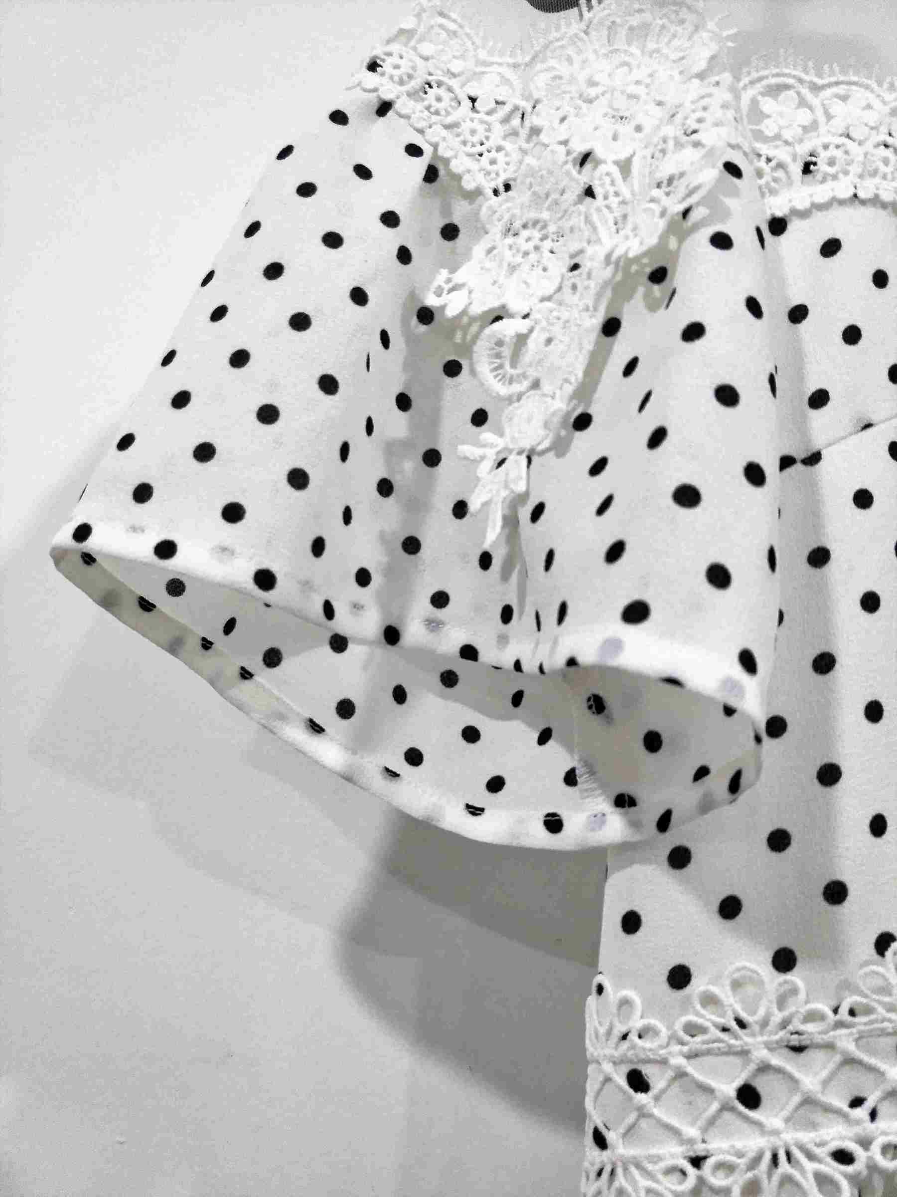 E63339LD-圓點白色蕾絲拼接網布連衣裙 (10).jpg