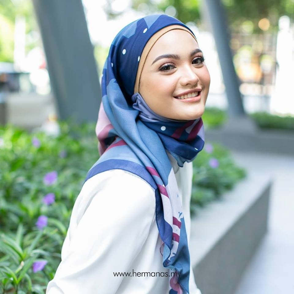 Malaysia hijab Hermanas