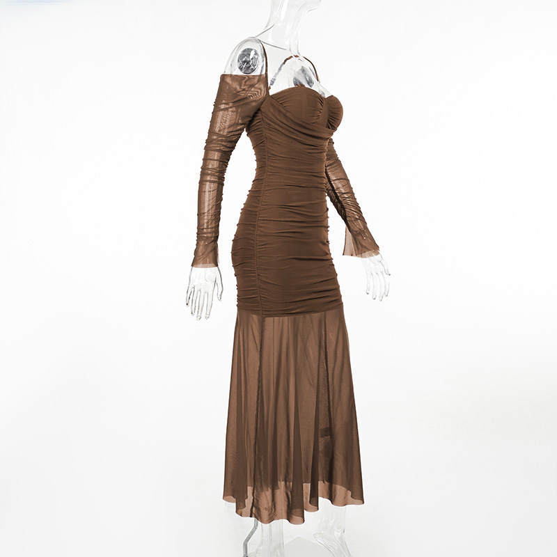 brown mannequin 2