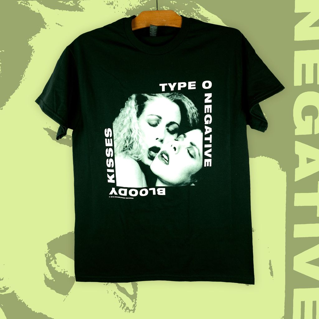 TYPE O NEGATIVE-BLOODY KISSES TS 01