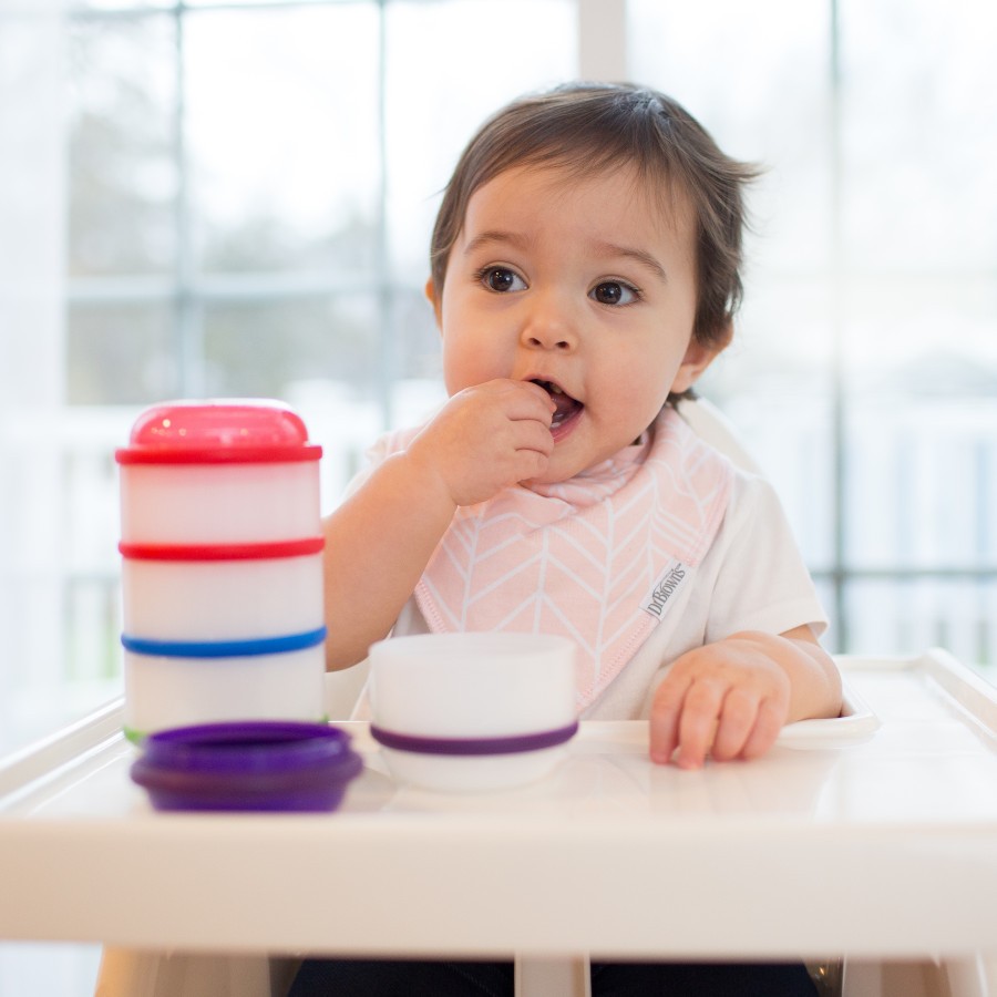 Lifestyle_Toddler_Feeding_Snack-a-Pillar_O16A0710.jpg