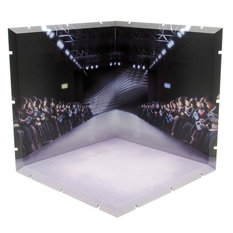 Dioramansion 150 Runway.jpg