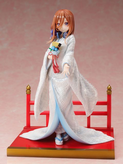 Miku Nakano -Shiromuku- 1-7 Scale Figure.jpg