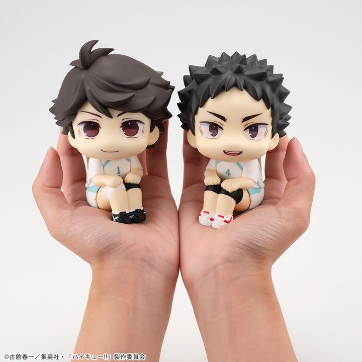 Lookup Haikyu Hajime Iwaizumi & Toru Oikawa Uniform ver [With Gift](1)